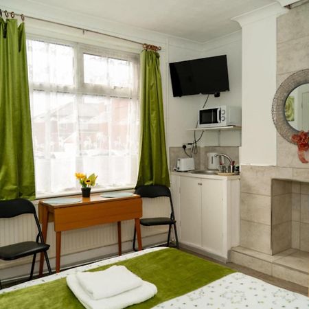 Amarillys Guest House Preston  Extérieur photo
